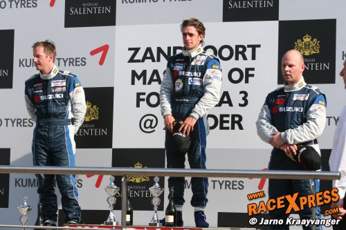 Tim van Gog pakt de zege in de eerste race